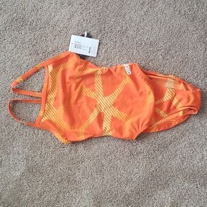 NWT Arena Max Life Challenge Back Training Suit 28